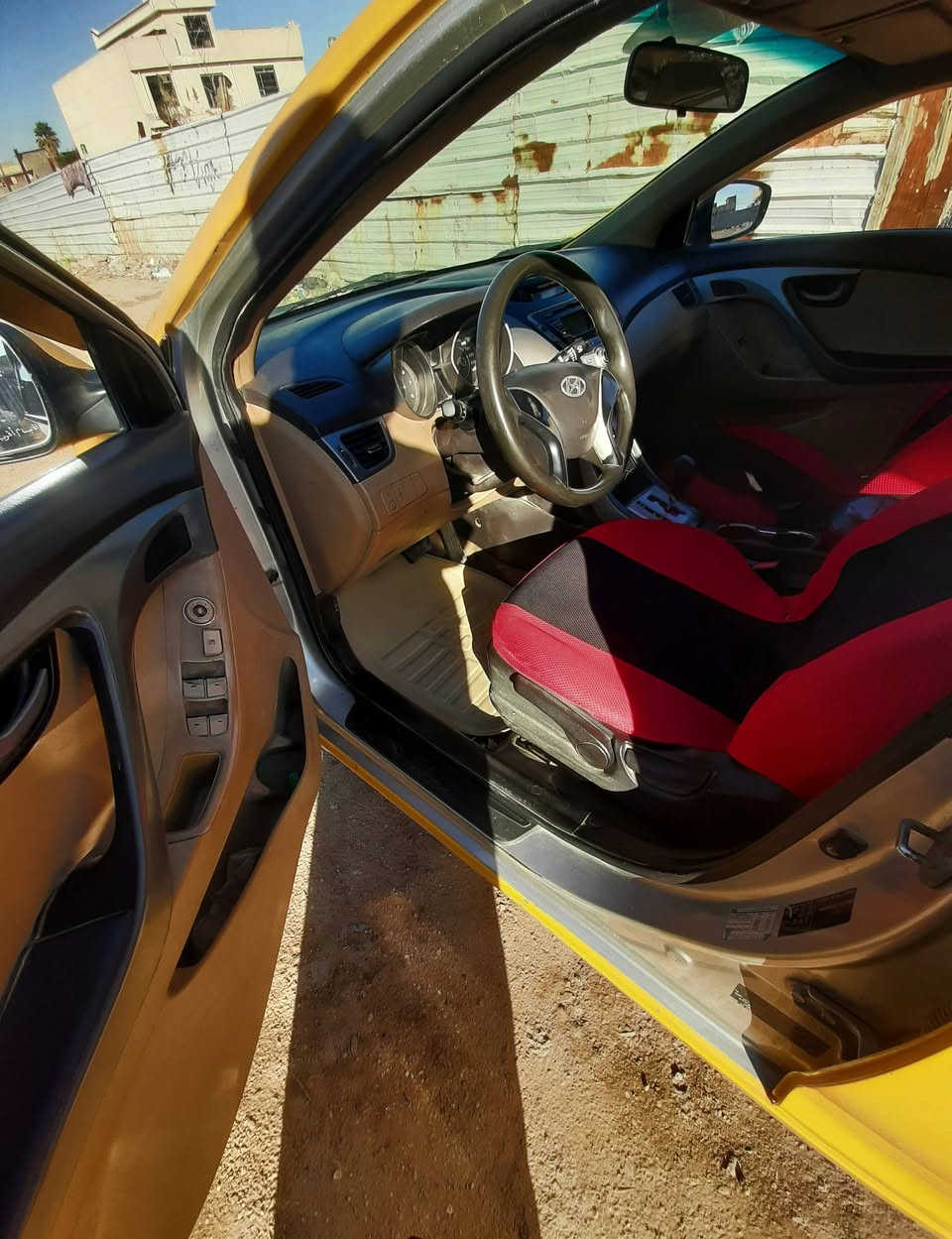 سلام عليكم
سيارة النترا 
وارد خليجي 
2012
رقم بغداد مشروع وطني  
بيها منظومة تبريد جديدة وتدفئة،
سعر95وبيها مجال 
***********
