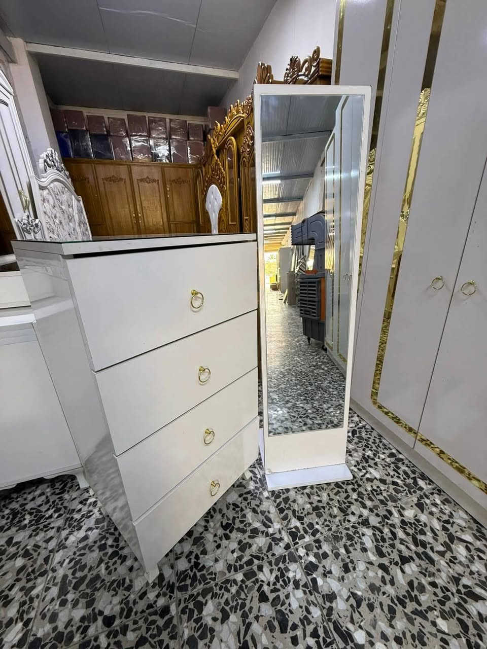 غرفه تركي مستعمل نضافه 90
عدد القطع 9 لون ابيض وجوزي 
السعر. 800 قفل 750
وي الشد والنقل داخل بغداد مجاني


**إذا كنت صاحب هذا الإعلان وتريد حذفه لأي سبب، رجاءا أرسل رسالة إلى الدعم الفني**
