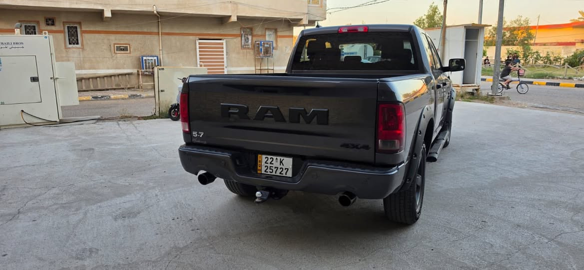 دوج رام كلاسك 1500.  2022
8Vهيمي
باب قصير بدي طويل    
تدفئه كشنات و ستيرن 
عنواني كوت 
***********
0782443115
