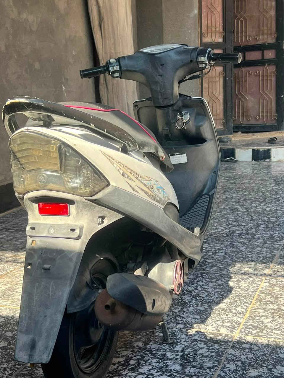 سلام عليكم
ماكس عدله رمبه ملحه مختمه من طول كله شغاله 
مامفتوحه كفاله عامه 
بيه كشن اربع ولفات قطره بلاديه وقبق فلاووين بلادي  وفج بستمين وصونده فج وشاير اربعه 
سعر ٩٧٥ 
***********
