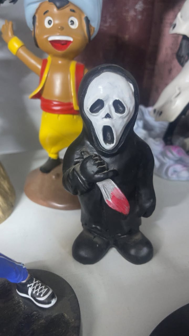 متوفر قطع رعب رزن على 12 القطعه حجز ***********
