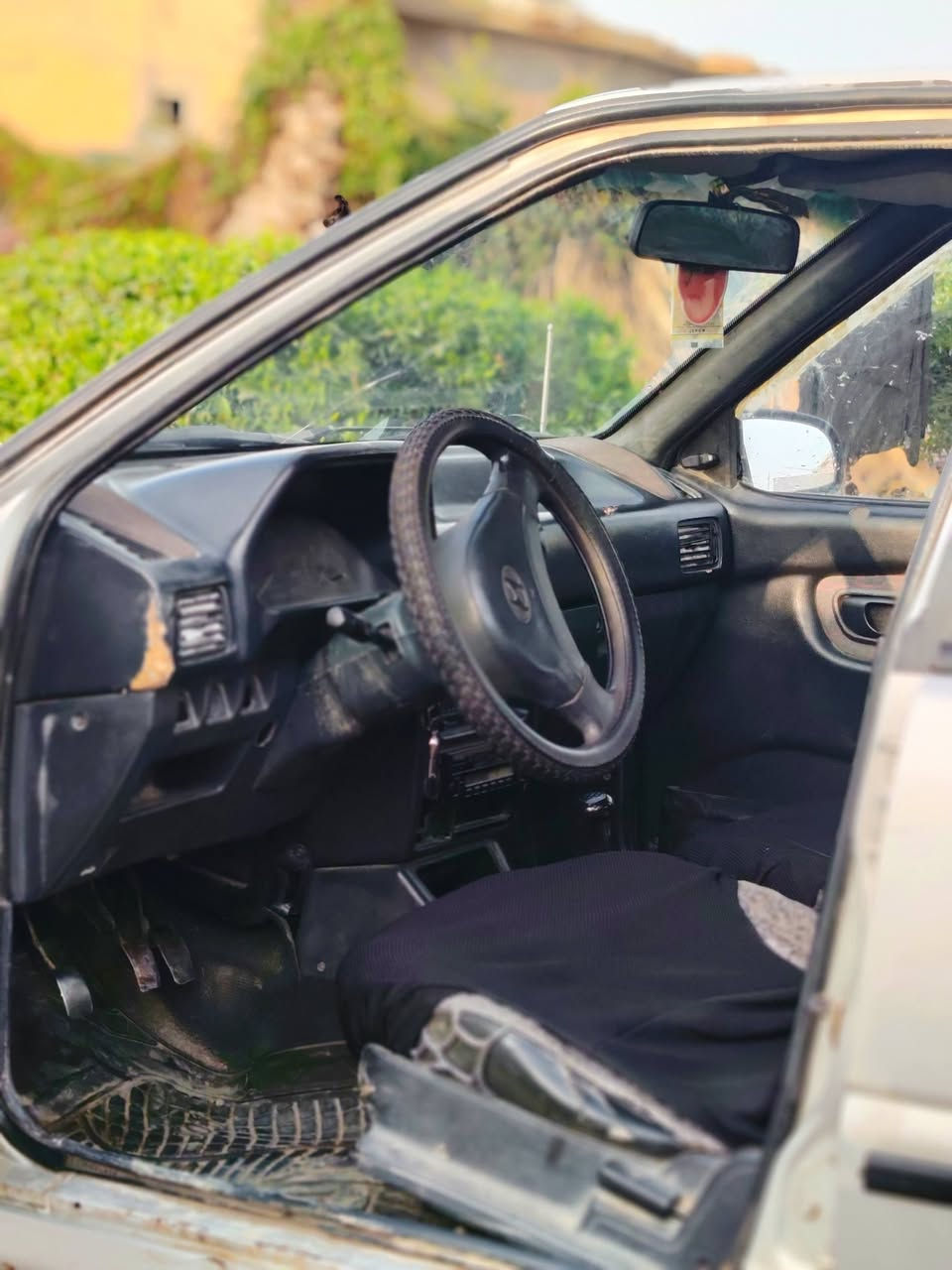 السلام عليكم للبيع هونداي اكسله
تخم تاير جديد 4
صدر امامي وخلفي جديد
محرك وكير شرط النضافه
موديل 94
رقمها مشروع وطني 
مكفوله من كلشي 
السعر: 20 وبيها مجال
الرقم: ***********
