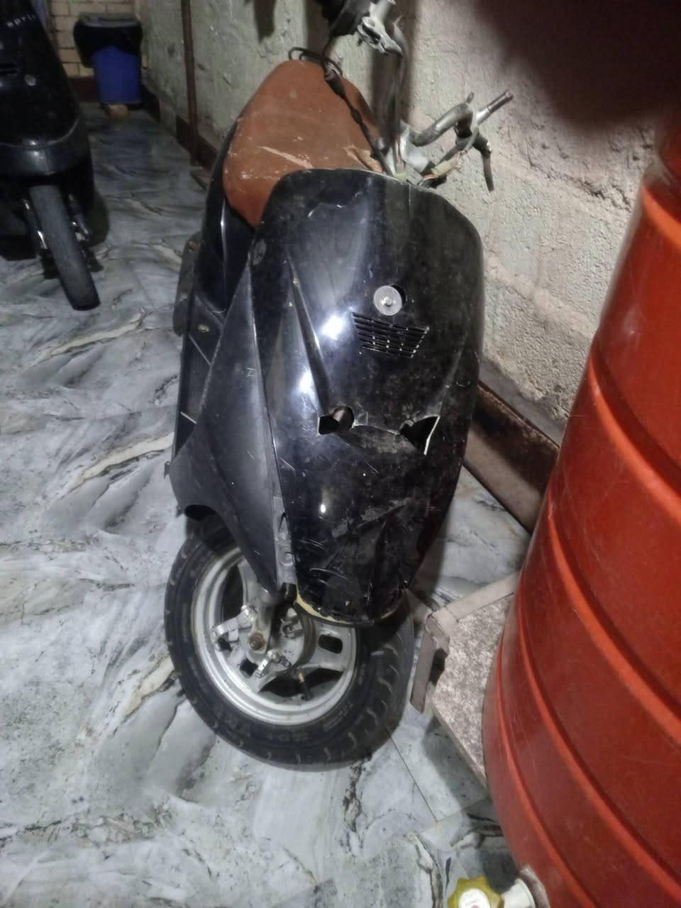 ساسوكي لبيع بدون وراق عوزه بس تاير سعر 60 بيه مجال قليل ***********
