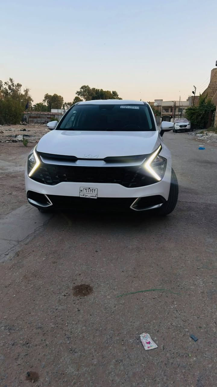 سلام عليكم من رخصة المدن المحترم كيا اسبورتج موديل2023 فوال مساعده الفتح2500حادث بصيط جدا  السياره نضيفه جدآ ليس مرقم  اي نقص ماكو***********@@
