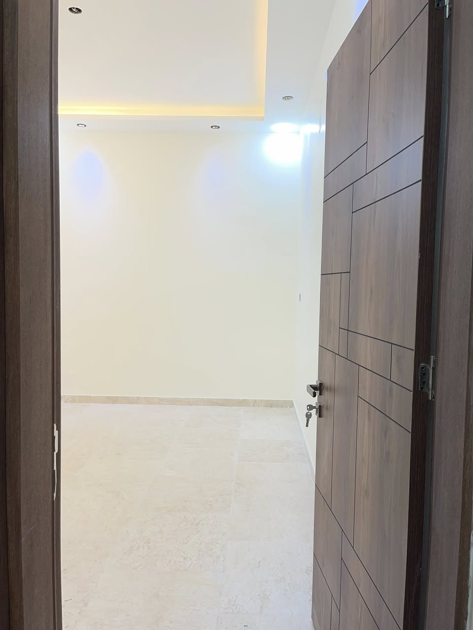 السلام عليكم

مشتمل المساحة 80 م الواجهة 4 م النزال 20 م 

📍حي البنوك قرب سوق الميثاق

بناء درجة اولى 2025
يحتوي على ( صالة + مطبخ + حولي + خدمات + غرفة نوم )
الطابق الثاني( غرفتين نوم + خدمات)   

 للأستفسار  :
 *********** :📞
     
او زيارة موقع المكتب :

(                الهدف للعقار                      )

حي البنوك -شارع الكنيسة بأتجاه جسر البنوك مجاور مكوى ريحانة
