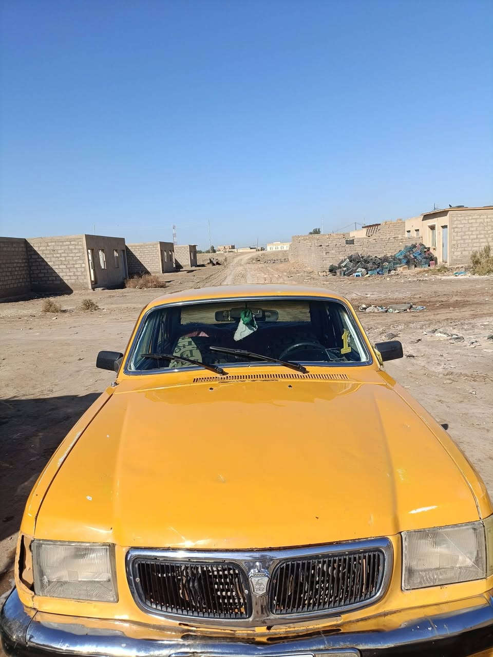 سلام عليكم للبيع سعر 30 وبيها مجال بسيط السياره جاهزه من كل شي شراي يتصل***********
