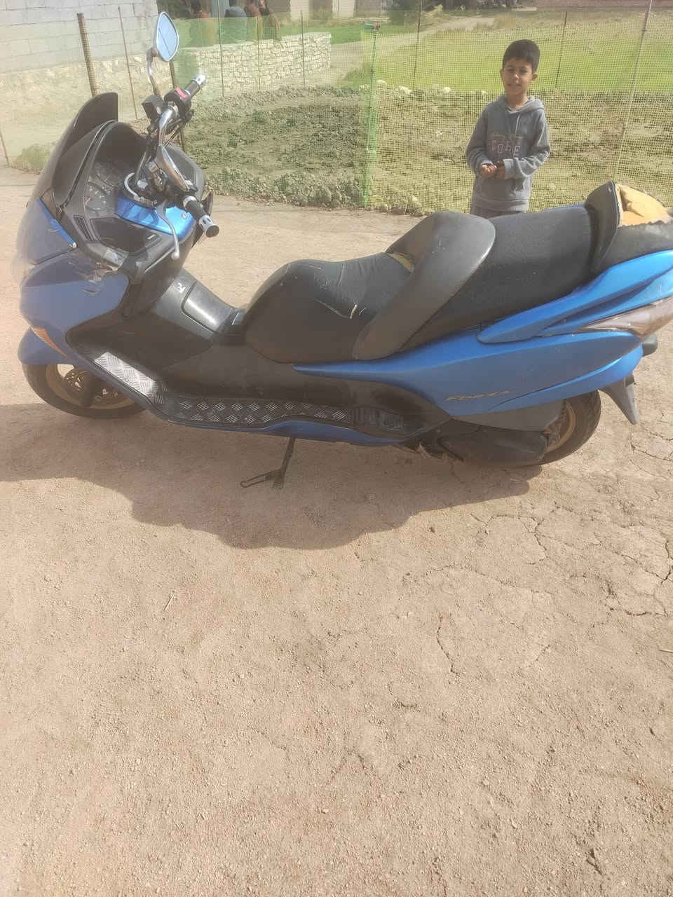 السلام عليكم فورزه 08 نظيفه كلش السعر 800 بيها مجال للشراي
***********
