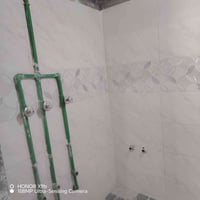 يوجد بيت ايجار  100 متر شارع المطار الجديد يم مخبز بغداد  قريب على شار...