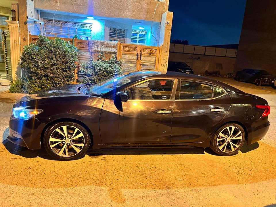 السلام عليكم نيسان مكسيما 2017 فول مواصفات ما عدا البانوراما محرك 3500 حادثها جاملغ وبنيد بدون اي دواخل وبيها بالعراق صبغ مكانات يعني تقريبا بيها اربع قطع اني ابيع حزام سيارة جاهزة من كلشي محرك وكير مكفولات تبريد ثلج صدر جديد تخم تاير جديد سنوية وهزة جديد وباسمي ثاني يوم تحويل السعر 105 وبيها مجال مكاني بغداد الدورة ابو الطيارة الاتصال ***********
