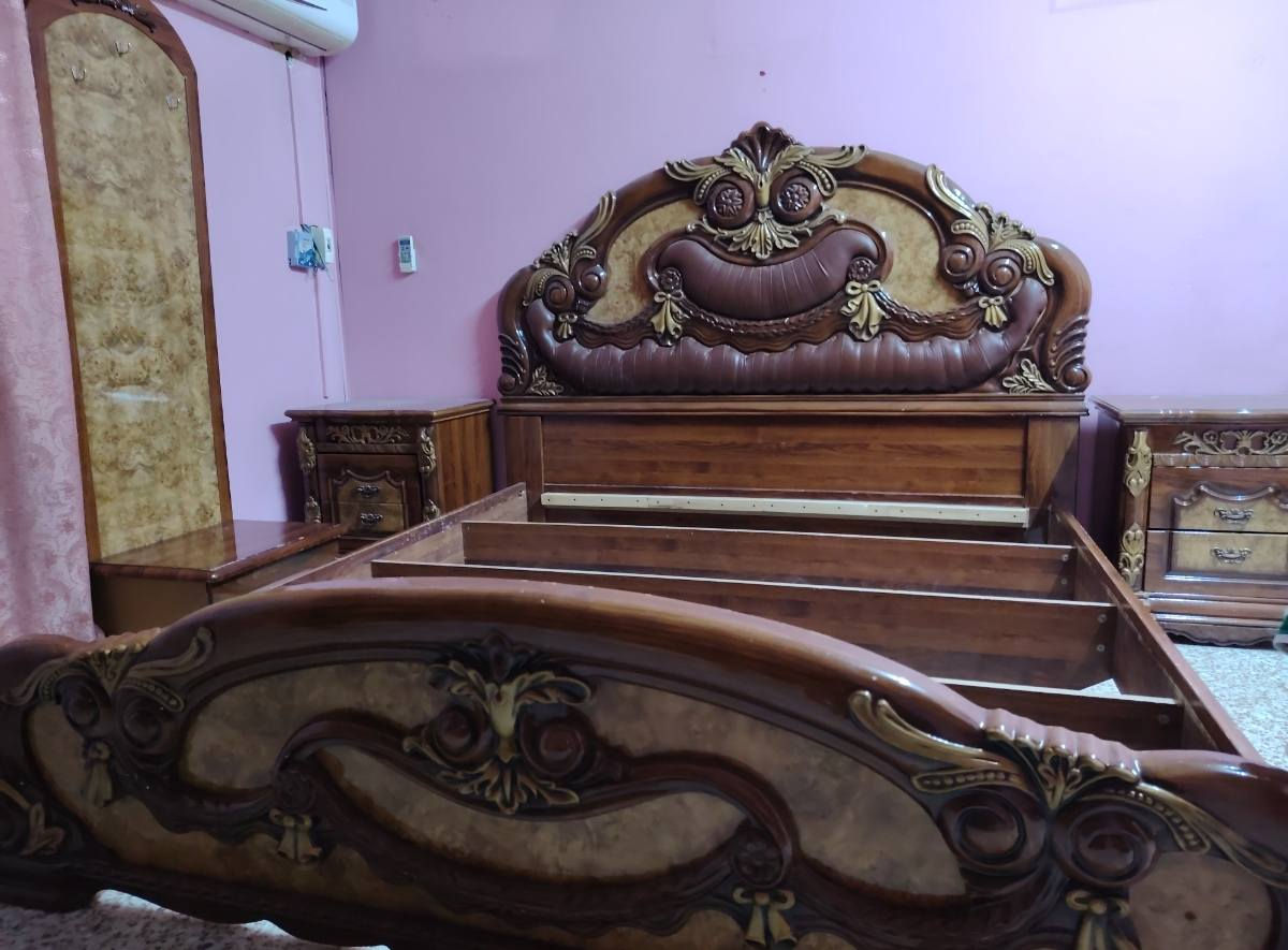 سلام عليكم
غرفه تركي مستعمله للبيع تتكون من ٦ قطع نضيفه جداََ وبسعر مناسب للإستفسار اتصال ***********
