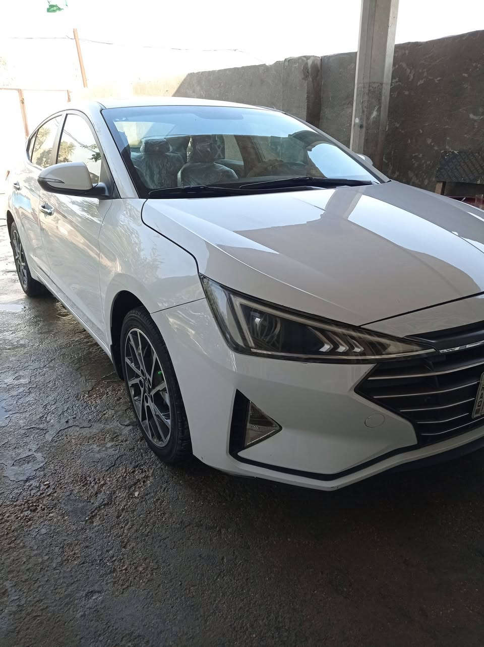 الانتره للبيع خليجي 2020
(كفالة عامة)

رقم بغداد 
ماشيه 70
فول مواصفات (واحد.علئ واحد)
(نكل + كشنات قلاب) 
فتحه سلايت
 بصمه
قطعتين تبريد 
تحكم ستيرن 
كامره امامي خلفي 
أنظمة قياده 
يدات نيكل
حساسات امامي خلفي 
 خمسه ويل كب
سياره فول واحد علئ واحد

السعر (167)  وبيه مجال 
مكان (السياره كربلاء)  
رقم ***********
