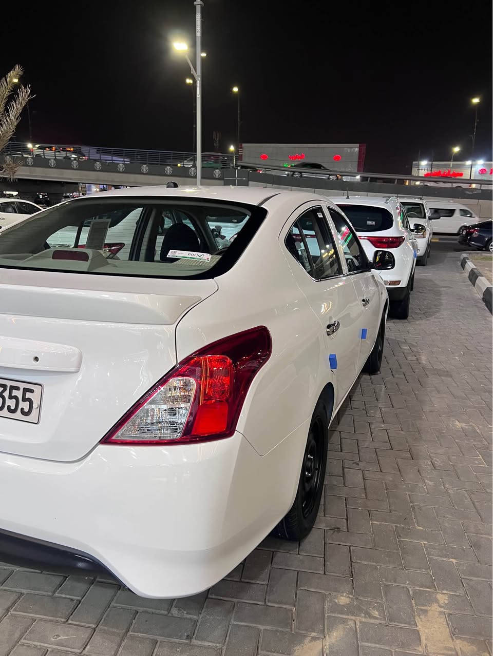 نيسان صني 2023 هنديه ام الشاصي سياره رقم اربيل الجديد بسم شركه تحويل وكاله سياره جديده وحلوه وجاهزه مدوشمه ارضيه وكشنات جلد صندوك مفروش اسود كامل سياره ماشيه 34 الف جديده بيها بارد صغير بلمدكر الخلفي يم الدعاميه فقط باقي السياره جديده وحلوه السعر ب115$ وبيها مجال بسيط للشراي 
العنوان بصره القبله 
للاستفسار *********** البصرة, العراق
