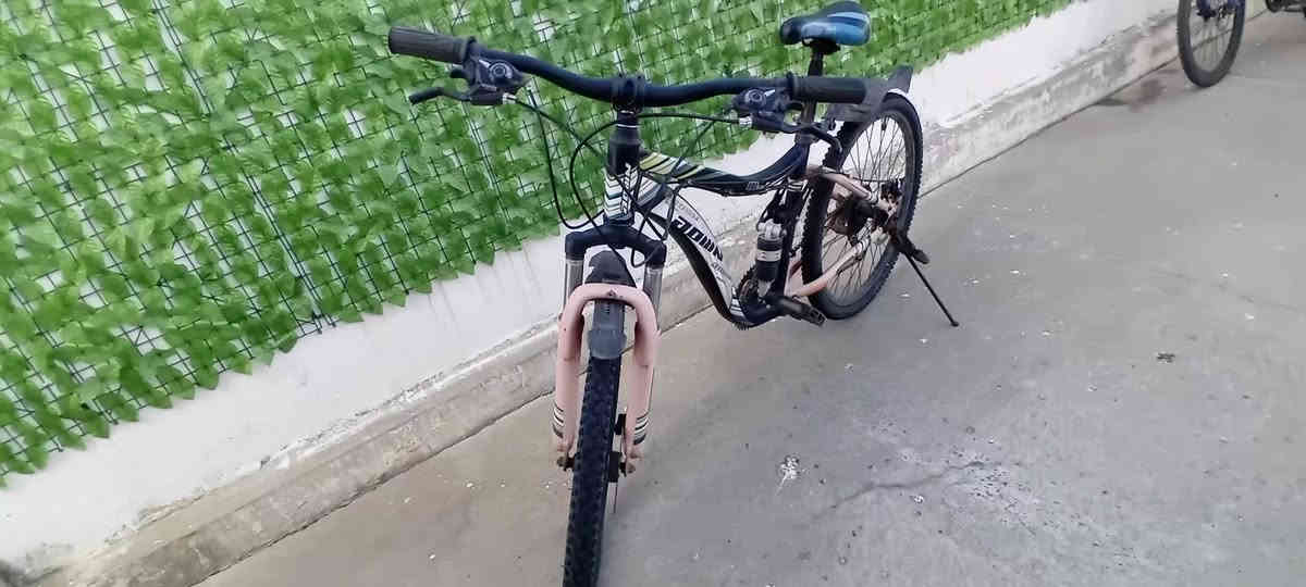 بايسكل حجم ٢٤ كير ٧ جبلي السعر ٥٠ الف وبيه مجال للتفاصيل على هذا الرقم واتساب فقط ***********
