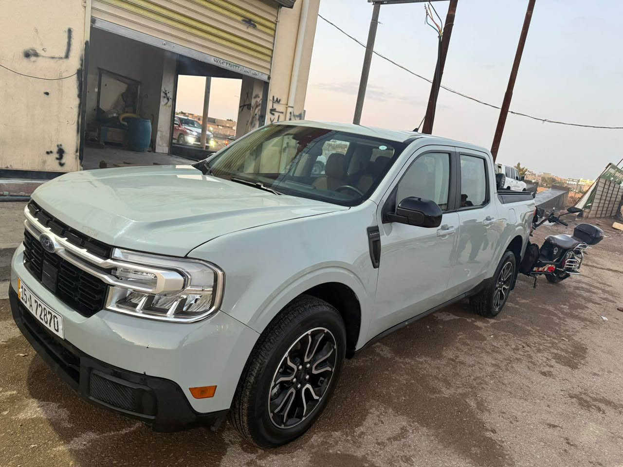 فورد مافرك لاريات فول   سمنتي 
فتحة 
داخل لونين 
2024

 4 سلندر هايبرد(2.5L)

🚨مرقم الانبار
ماشية   20 الف كيلو

المواصفات :
شاشة عدادات 10 انش
بصمة تشغيل
بصمة ابواب
تشغيل عن بعد (Remote Start)
كشنات جلد
كشنات تدفئة
ستيرن تدفئة
سستم سماعات بريميوم
رادار أمامي(تحديد مسار
رادار جانبي (نقاط عمياء)
رادار خلفي(تحذير من الاصطدام)
حساسات خلفية+ كاميرا
كير ماوس
اوتو هولد Auto hold
أوتو ستارت Auto start
أوتو ستوب Auto Stop
هاند بريك بصمة
شاشة كبيرة لمس 
‏Apple Car Play
‏Android Auto
تحكم وضعيات القيادة (Drive Modes)
مانع انزلاق+ABS
تحكمات استيرن
منافذ 

وبقية المواصفات المعروفة
ربع بنيد صبغ وجاملغ بي بارد فقط بدون ايرباك

‏🚨3FTTW8M38RRB45704

السعر : 207$ ✅

🚨المكان :الفلوجة 

للاتصال

*********** بغداد, العراق
