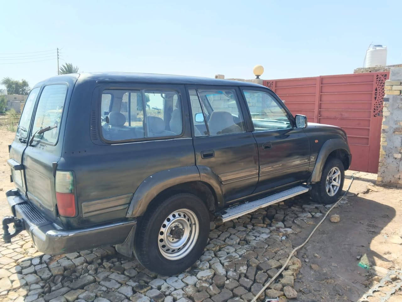 سلام عليكم مرخصة الادمن لاندكروز تيوتا جيب موديل94 مكينه وكيراوتو بلاد  مكفوله كفاله عامه من اظربه وتبديل بس بيها تكحيل صبغ فقط بيع سعر38 بيها مجال تحويل مباشر راعيها يمي مكاني واسط الكوت ***********
*********** مراوس حسب القناعه
