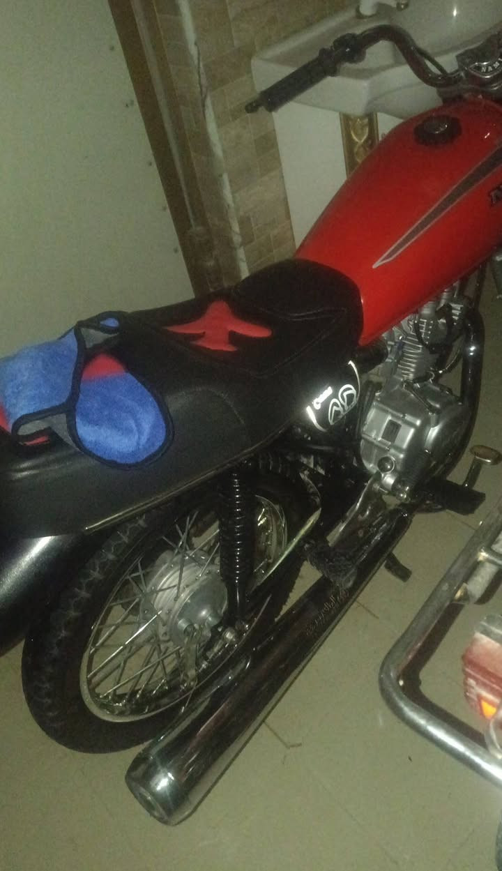 سلام عليكم اربعه كير كلك للبيع تعمير جديد شاصي 16 مكينه 24 كلچات بلاديه ما مفتوحه شلعه شك الكاع مكان نجف السعر 475 وبيه مجال مو شراي لا يراسل ***********
