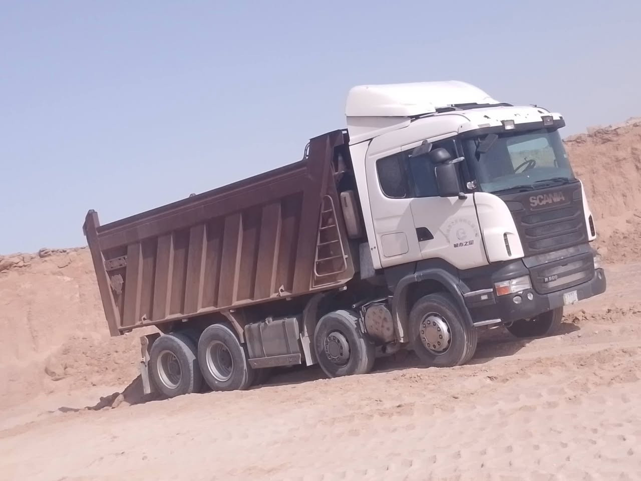 سلام عليكم سكانيا للبيع موديل 2008بلاد عكرب بلاد مكينة ثمانية نجكتر كير الف مجموعة وردة تخم تاير تحويل ثاني يوم مكفوله جاهزة العمل اتصال عل رقم ***********

