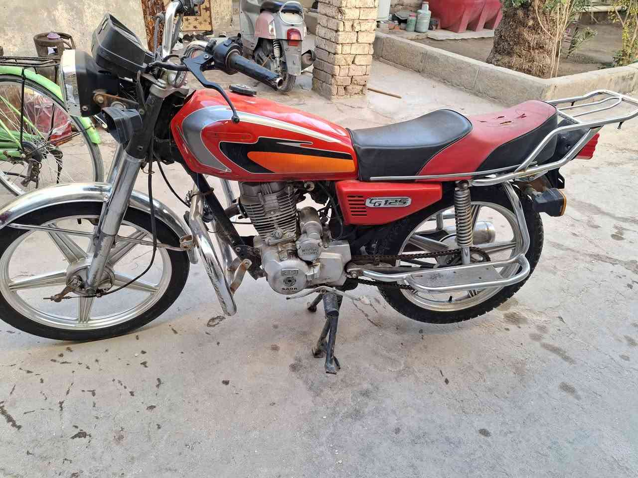 دراجة للبيع خمسه كير رقم اسود نكره سلف مكان نجف كوفه سعر ٤٥٠ وبيهه مجال هاذا رقم موبايلي ***********
