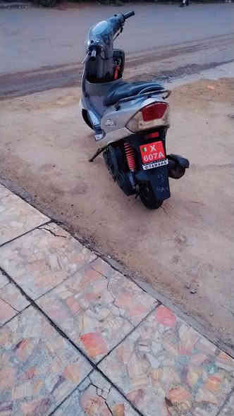 السلام عليكم دراجة للبيع منغولي كفالة عامة مكينة ٤٩ مامفتوحة ملاح دراجة حلوة أوراق موجودة مكاتبة نقص باتري ودشلي سلف فقط غير هذني ماكو شي مكفولة السعر ٥٠٠ وبيهة مجال حك جية المكان بغداد الجديدة للاستفسار ***********
