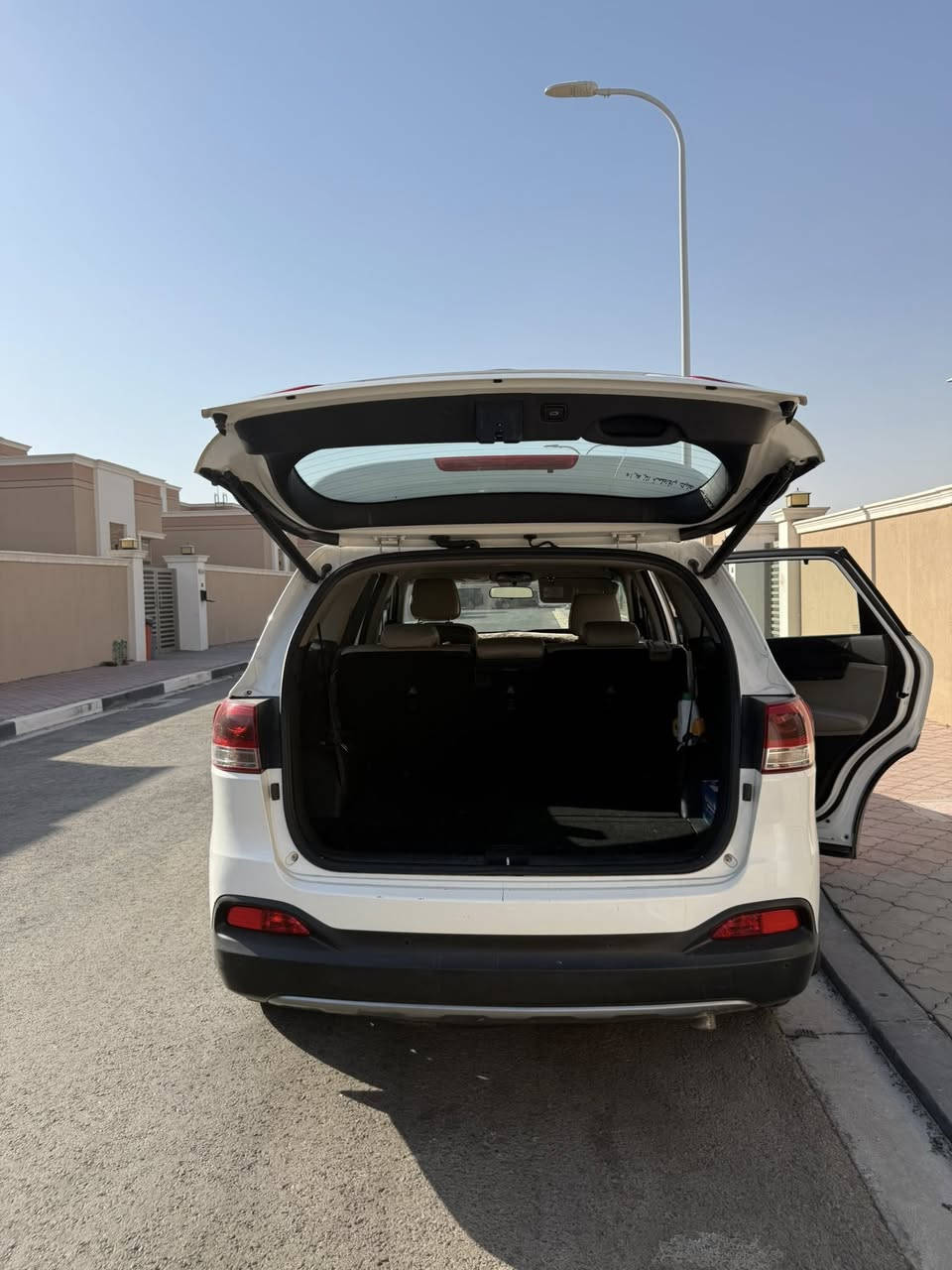 السلام عليكم
كيا سورينتو للبيع 2017
السياره خليجي 
للمعلومه السياره بيه كازكيت 
للاستفسار :***********
***********
