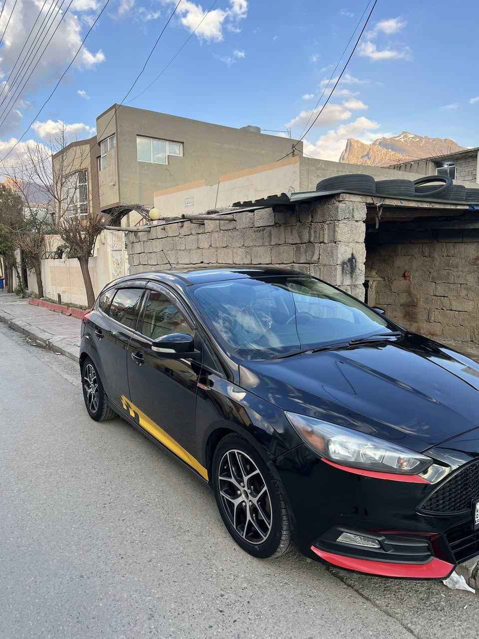 فۆرد فۆکس ٢٠١٧ SEL
ڕەقەم هەولئر سەنەوی تا ٢٩ نوئ  دووپارچە سبوغ بەبئ ناو بەبئ پەڕەشووت مەکینە بئ کرانەوە بە شەرت گئر بە شەرت  بەردی گزۆز بە شەرت مواسەفاتی
.سئ گئر سپۆرت تەماتیک عادی
.سوکان هیتەر و ڤۆلیۆم و تەحدید سرعە
.تەنزیل و سەماعە سیستەم سۆنیک
.ناو حەوت رەنگ
.کوشین هیتەر 
.ئاوینە کارەبای و هیتەر
.ئەوتۆ ستۆپ 
.سڵاید 
.دەعامی ST 
کامل سئرڤسی نوئ تەنیا شاشەی بچووکی سوتاوە ناو داشبوول  سپێر و جەگ و تاخم گەعی بیلادی لەگەلنwats up *********** نرخی 82
