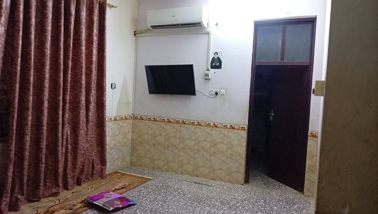 السلام عليكم بيت للبيع 100 متر واجه10 ونزال 10 بيت جديد طابقين غرفتين وصالتين وبراني ومطبخ وصحيات كونكريت مسلح الارضية والسقف كونكريت مكانه حي وحده قرب متوسطه الغصون سعر 85 وبي مجال للاستفسار على الرقم ***********
