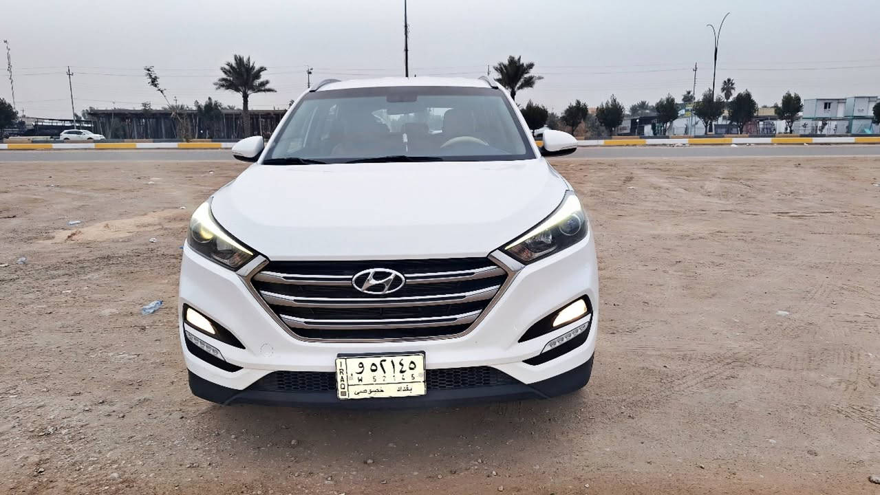 توسان ١٨ خليجي  رقم بغداد مكفوله. من الصبغ والظربه محرك ٢٠٠٠ تبريد قطعتين. سايد بريك رجل. سياره نظيفه جدا. وكلشي موضح بلفيدو سعره   ١٨٥ للاتصال
***********
