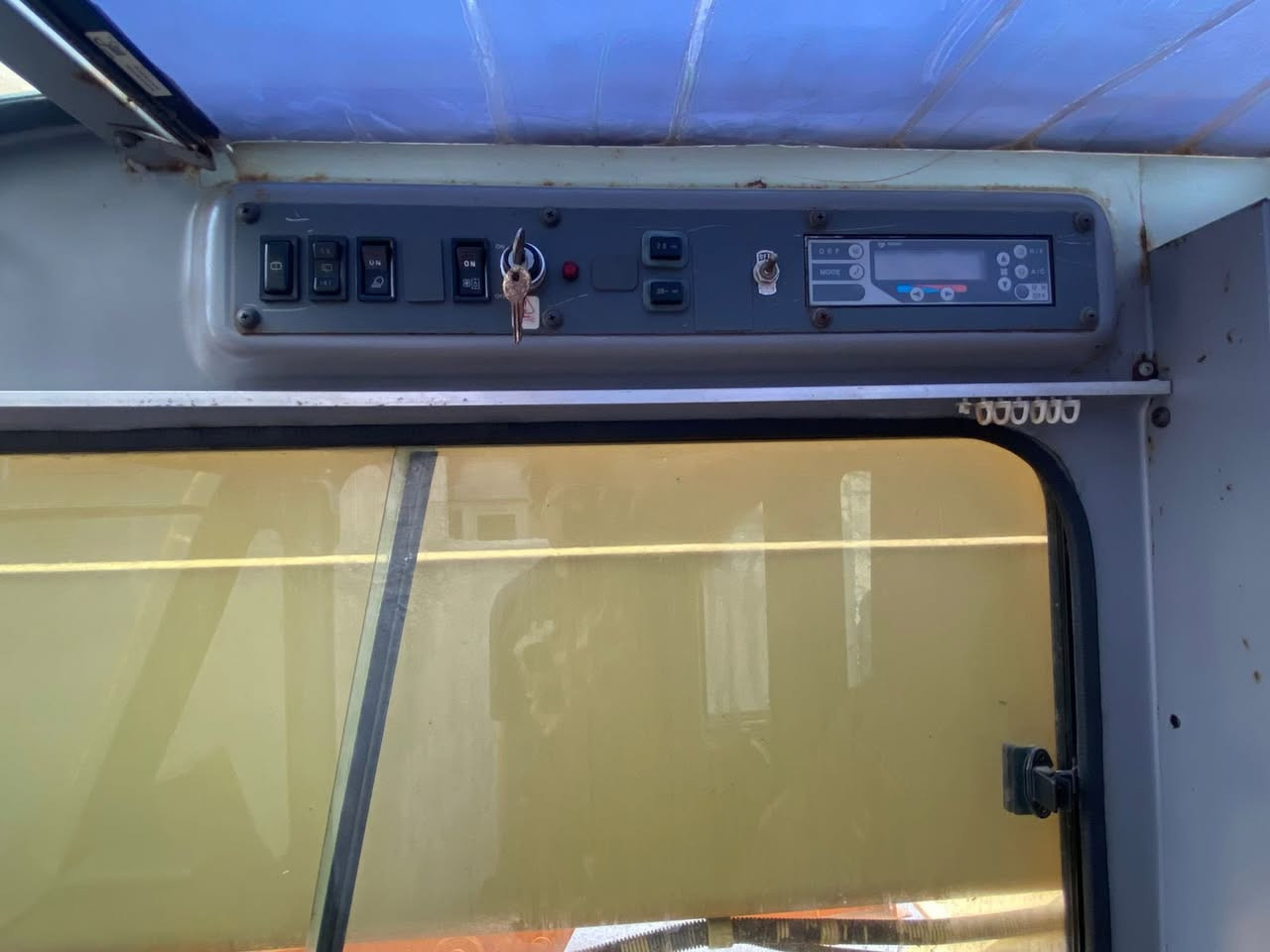 سلام عليكم اللهم صل على محمد وال محمد 
 كرين 55طن تادانو فول سيفتي أربع سلايتات جيتي كفالة عامة الكرين جاهز موديل 2007 المكان في البصرة الاستفسار على الرقم ***********
