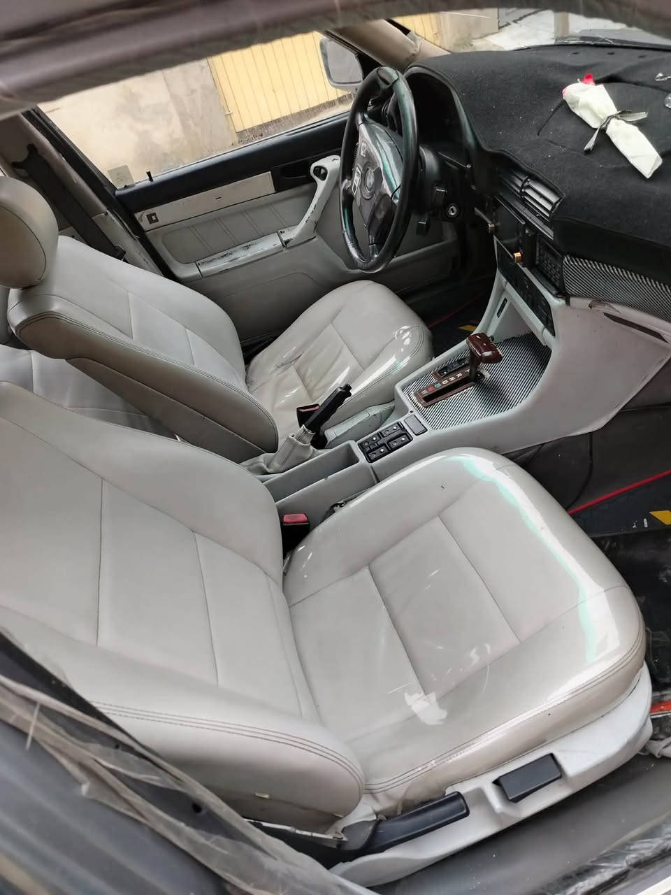 سياره BMW 735 لون فيراري شرط التحويل سنويه2029كير محرك شرط مصبوغه جماليه طخم تاير ويل عنكبوت شاشه وسماعات طخم جديد كشنات جلد سعرها 40تواصل اتصل ***********
