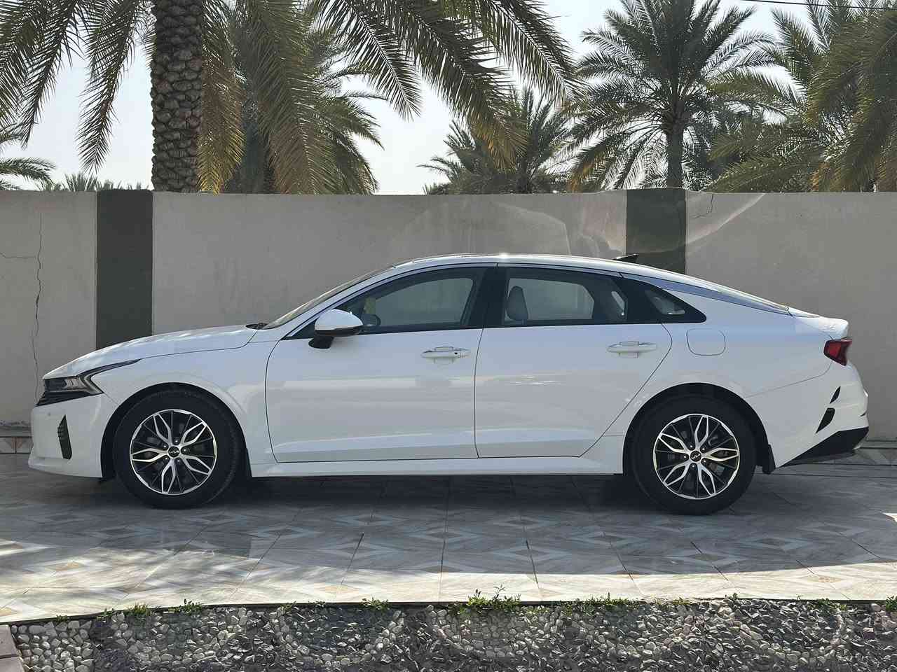 السلام عليكم 
كي فايف موديل 2023 (خليجي)vib
مكفوله كفاله عامه وضع شركه 
ماشيه 49 الف 
فول مواصفات 1/1 خمس كامرات 
عداد دجتال داتشوب بانوراما كشن حار بارد 
خزن ميموري فول اعله فئه vib محرك 2500
رقم سليمانيه تحويل ثاني يوم 
مكان السياره بابل الحله 
***********
