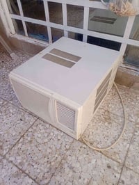 مكيف • ٢طن • نضيف