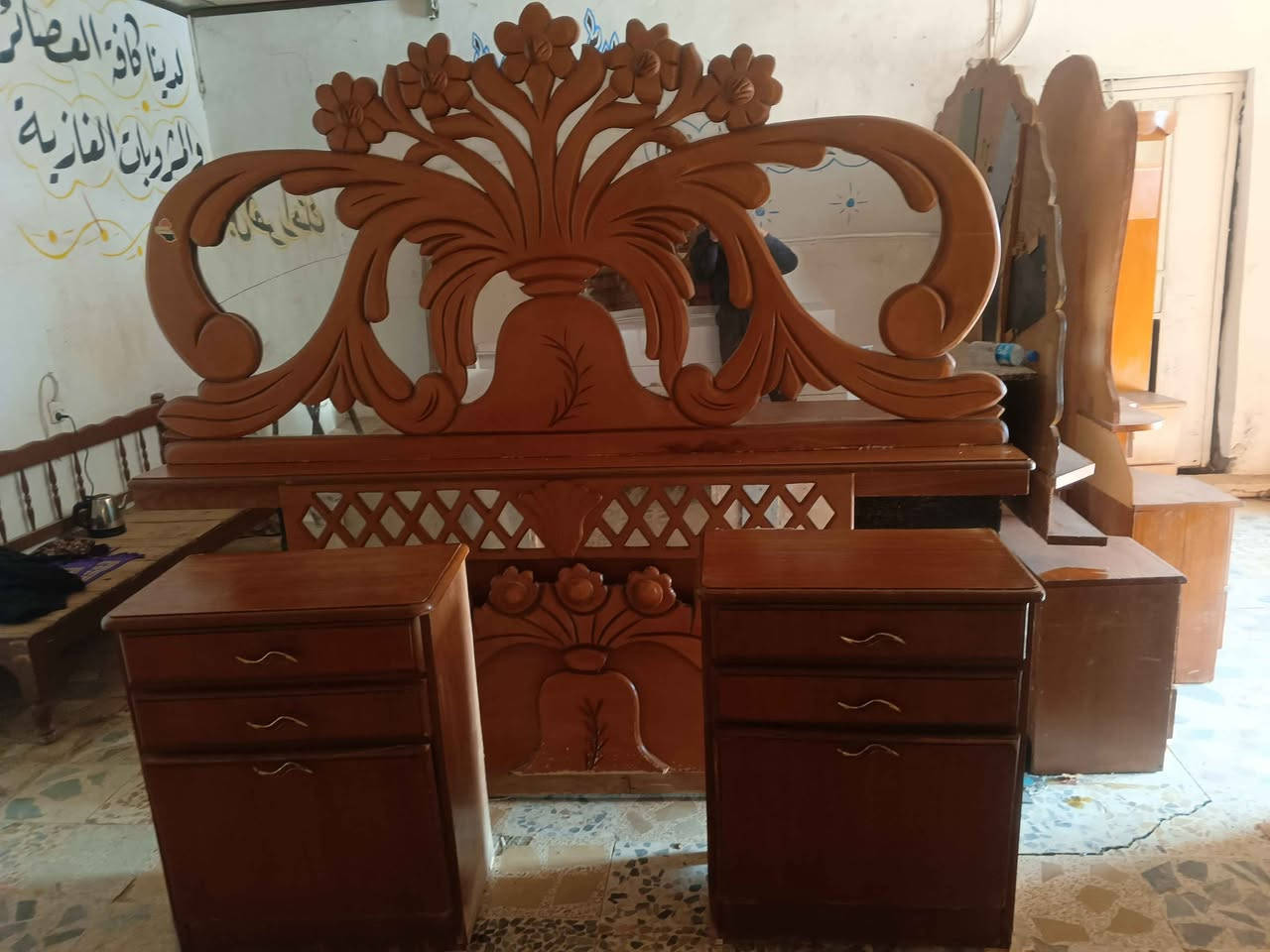 غرفه خمس أبواب مستعمله قنصور ارتفاع ٢١٠ ظهر جمبر السعر٤٠٠ العنوان حي تسعين نهاية حي صدام *********** موصل, نينوى
