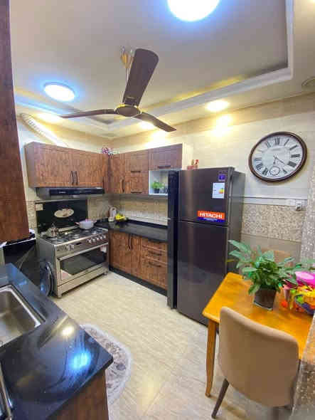 ‎مشتمل للبيع الشعب قرب شارع عدن ٥٠ متر واجهه ٥ نزال ١٠ 
‎بناء قديم بس كله محدث جديد  بي استقبال وخدمات وغرفتين 

‎نوم السعر١٢٥ مليون  

‎معروض بمكتب الكناني ***********
