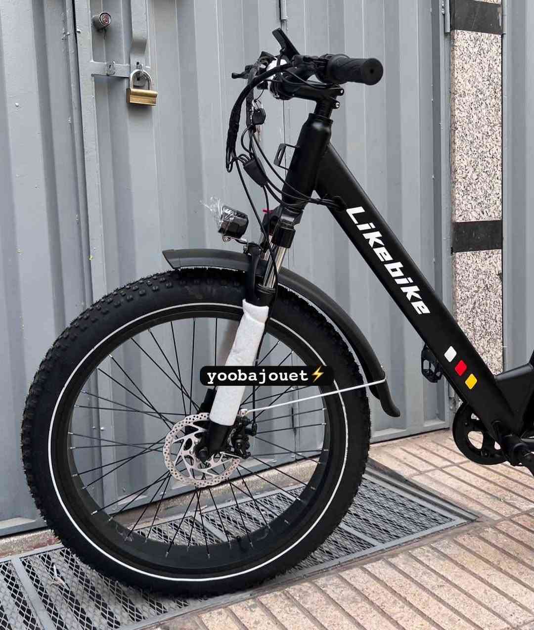 🔥 أقل تمن وأحسن جودة عند YOOBAJOUET 😉

🚲⚡️ VÉLO ÉLECTRIQUE LIKEBIKE LANDER-S ⚡️🚲

✔️ Marque : LIKEBIKE LANDER-S
✔️ Démarrage bouton
✔️ Moteur 720W MAX 💪
✔️ Batterie Lithium 48V 🔋
✔️ Charge max : 150KG
✔️ Frein à disque avant et arrière 🛑
✔️ Mode électrique autonomie : 40KM ➖ 50KM
✔️ Mode assistance autonomie : 65KM ➖ 85KM
✔️ Vitesse max : 47KM/H ⚡️
✔️ Jantes aluminium
✔️ Porte-bagage
✔️ Garde-boue avant et arrière
✔️ Amortisseur avant réglable
✔️ Écran LCD intelligent 📱
✔️ 5 Modes de vitesse
✔️ Changement Shimano 7 vitesses ⚙️
✔️ Feu avant LED + Feu stop LED 💡
✔️ Klaxon électrique 📢
✔️ Indicateur de batterie
✔️ Siège cuir confortable 🪑
✔️ Pneus 26 pouces
✔️ Charge rapide 54V ⚡️

✅️ Qualité & Garantie 💯

📢 عرض خاص ومحدود 😉

🚛 Livraison disponible partout au Maroc الرباط, المغرب


**إذا كنت صاحب هذا الإعلان وتريد حذفه لأي سبب، رجاءا أرسل رسالة إلى الدعم الفني**