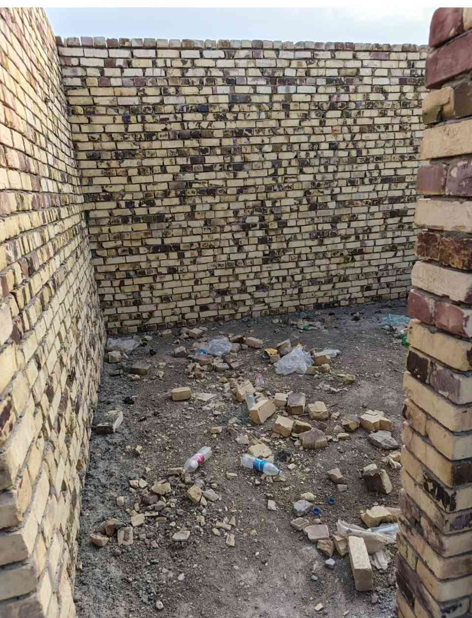 هيكل للبيع/مساحه البناء ٢٣٠متر المساحه الكليه ٧٠٠واجهه ١٥نزال نزال ٤٥متركافه      الخدمات متوفره وجهه عل شارع عرض الشارع ١٠متر  ناحيه الابراهيميه/الدبله للاستفسار الاتصال على الرقم ***********
