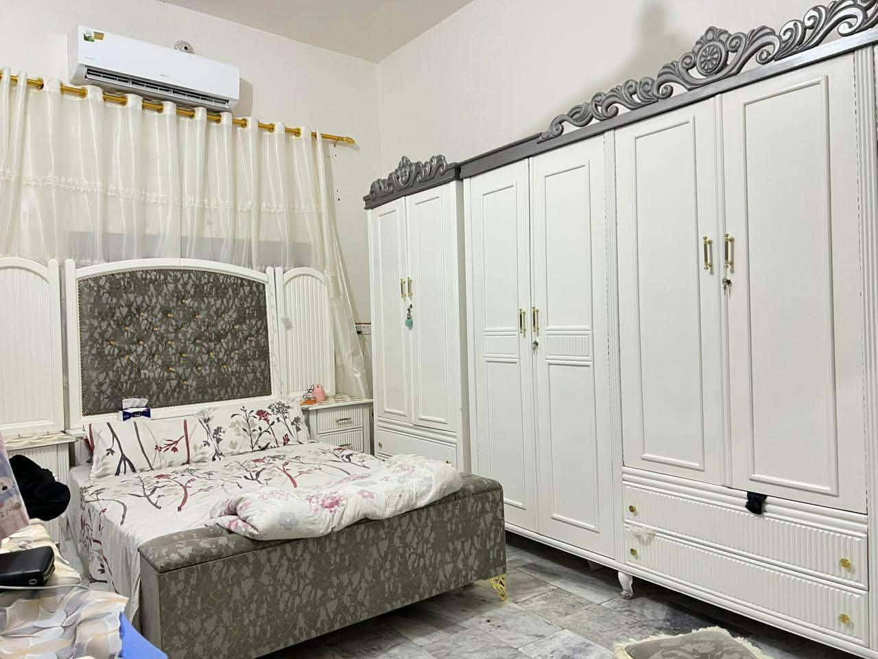 بيت للبيع زراعي مساحة ٢٠٠البناء كونكريت مسلح الارضيه مرمر غرفتين ومطبخ وديوانيه وصاله البيت بناء درجه اولى السطح شتايكر مكانه دجين قرب حسينية مسلم بن عقيل


**إذا كنت صاحب هذا الإعلان وتريد حذفه لأي سبب، رجاءا أرسل رسالة إلى الدعم الفني**