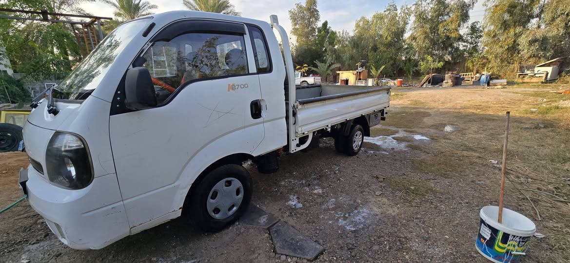 للبيع كيا حمل موديل 2016
رقم ذي قار – رقم إنكليزي
🔹 سنوية للـ2030 + هزة جديدة
🔹 السيارة باسمي – تحويل مباشر بنفس اليوم
🔹 المحرك ممتاز (لا تبخير ولا تنقيص)
🔹 گير + اكسل مكفولين
🔹 الشاصي مكفول ورقم الشاصي واضح جداً 
🔹 الإطارات (تايرات) جديدة
🔹 مسجل + كهربائيات السيارة بالكامل شغالة
🔹 لا يوجد صبغ نهائيًا، القشرة الخارجية على البلادي
🔸 الملاحظات:
بعض التخسفات والشخوط البسيطة في البيبان والبدي ولم يتم إصلاحها أو صبغها بعده كله بلادي 
📍 الموقع: بغداد – الشعلة
📞 الهاتف: ***********
💰 السعر: 110 وبيها مجال البسيط
