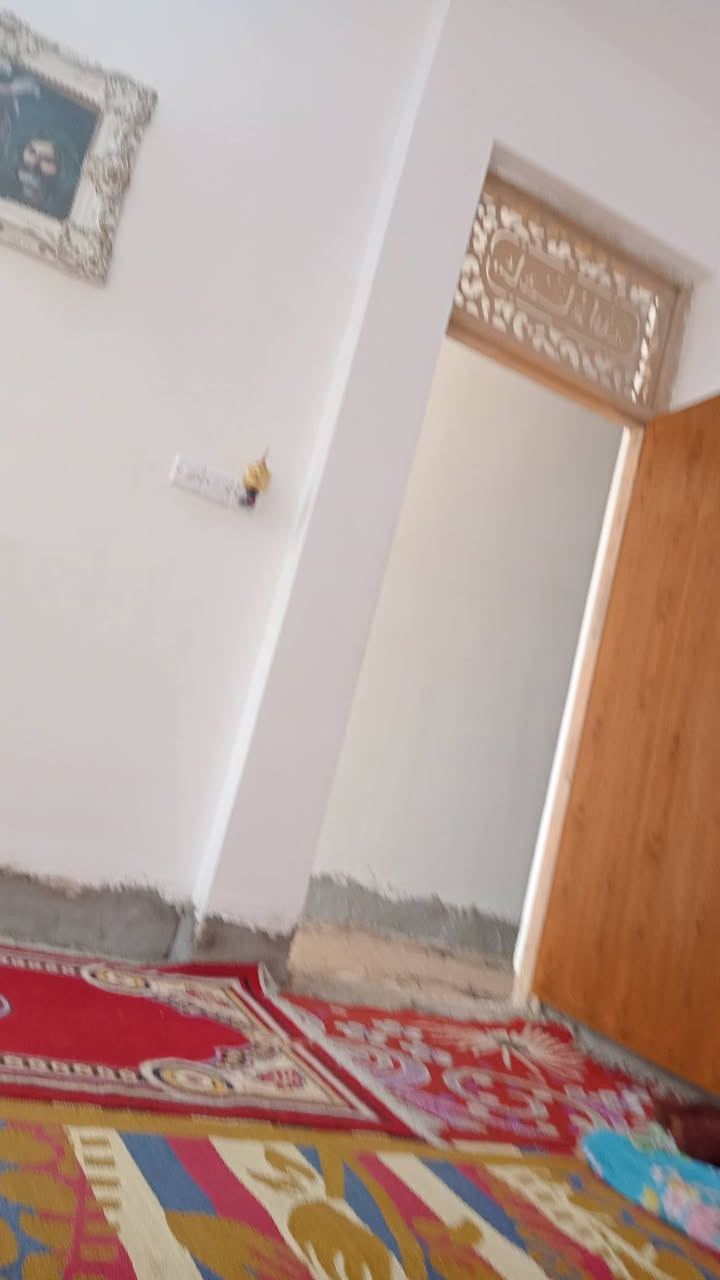 بيت للبيع بناء حديث طابوق خدمات ماء كهرباء نت مجاري سند 25 حي دجله قرب حي النصر  المساحه 100م السعر خاص قابل للتفاوض رقم الهاتف ***********
