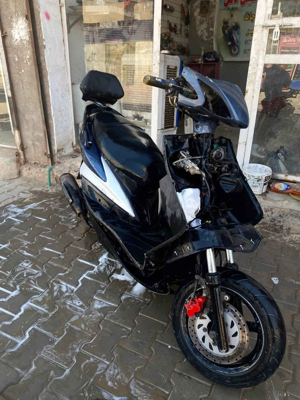 سكنس فحل نوزل خطين دراجه حلوه ومكينته حلوه يحتاجله ترتيبات بسيطه مكاني بغداد الحبيبيه مراوس او بيع ***********
