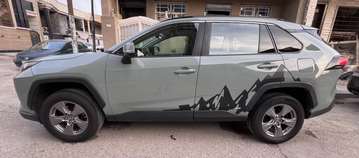 راف 4 XEL هايبرد
موديل 2023 
السيارة ماشية 24018 مايل

السلام عليكم
مراوس  مراوس باقل محتاج فرق
راف فور هايبرد موديل 2023 فئة XLE وارد امريكي
اللون سمنتي المميز 
ممشى السيارة. 24018 مايل وقابله للزيادة
المواصفات 
بصمة 
فتحة 
شاشة كبيرة
رادار امامي وخلفي وجوانب
تحديد مسار
كشن فول كهرباء
صندوك كهرباء
فور ويل 
وبعد بيها مواصفات المعروفة
السيارة مكفولة كير محرك بطاريات
السيارة كاملة  
اربع قطع صبغ بيه
السيارة صار بيها صبغ خشم الشاصي عكس السايق جاملغ امامي عكس السايق وبنيد وباب خلف السايق وجاملغ خلفي

للاستفسار اتصال *********** 
                 واتساب *********** 
ارقام صاحب السيارة 
انا مكلف بالنشر 
رقم السيارة بغداد
مكان السيارة بغداد
