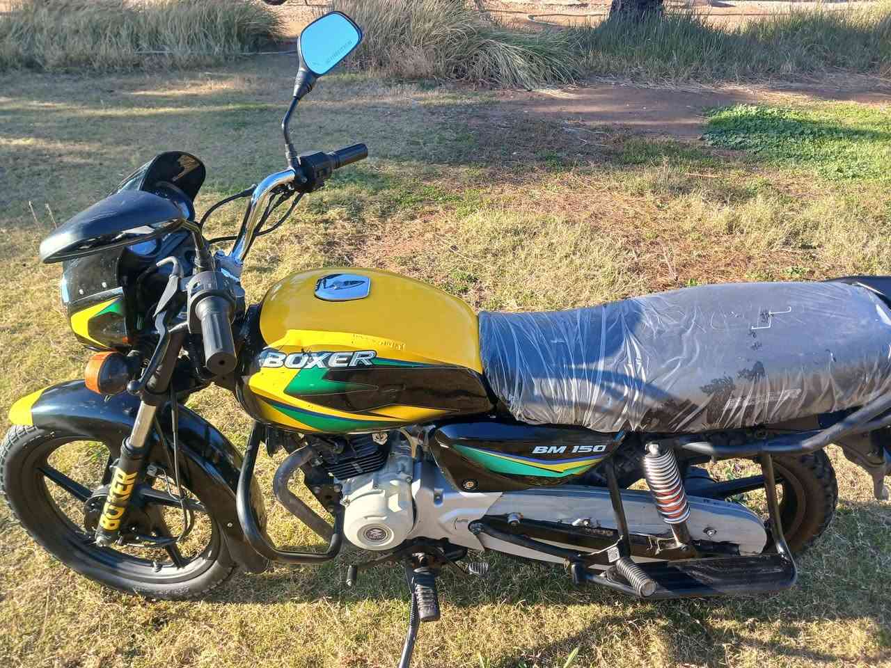 بوكسر مديل 21 اوراق اصوليه شرط الترقيم 
فقط ستان وسطي يرادلها 
محرك مكفول 
السعر 950 بيها مجال 
***********
ماشيه 17الف
مكاني ديالى بلدروز جسر النفط
