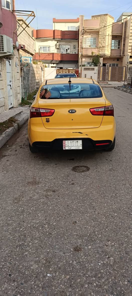 كيا ريو موديل 13امريكي رقم نينوى سنويا 29 هيئه وغرامه عليها ورقتين ضررها جاملغ الخلفي وباب بدون دواخل تدفئ وتبريد شغال مكاني حي السماح السعر 65 بيها مجال شي قليل 
***********
***********
