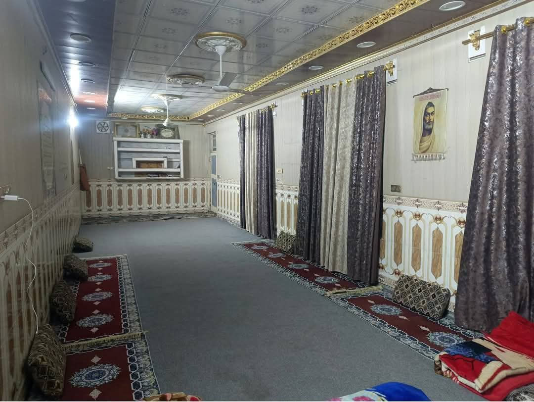 ارض زراعيه للبيع أربعة دونم الا ربع  تحتوي على ست بيوت مع مضيف ٤في ١٤ خارجيه بناء طابوق سقف صب كونكريت خباطة مركزية تحتوي على نخيل أصناف ممتازة(مكتوم خستاوي سلطاني شويثي زهدي وأصناف أخرى) واشجار فواكه تين ورمان وزيتون وتكي ونبك  كهرباء وطني مولد ذهبي تبليط لباب البيت ماء اسالة ونهر للسقي مع بئرين ارتوازيين للسقي في حالة الطوارئ الأرض مسيجه بالكامل طابو٢٥ باسمي تبعد عن الشارع العام قرابة كيلوالى كيلو وربع
العنوان كربلاء المقدسة قضاء الجدول الغربي مركز القضاء الرجيبه
للإستفسار ***********
