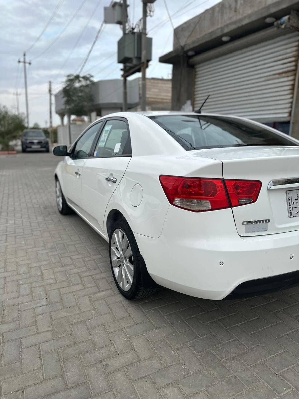 السلام عليكم ورحمة الله وبركاته 
سيراتو مديل 13 خليجي كفاله ماعده مدكر الأمامي بيه صبغ فقط
مكينة كير كفاله تبريد حداده جديده شرط
فول ماعده تنته بصمه سياره
السعر ( ١١٥ ) 
ملاحظة/  ‎آٌني مكلف بالنشر للاستفسار الاتصال على الرقم 
***********.  ابو جود
