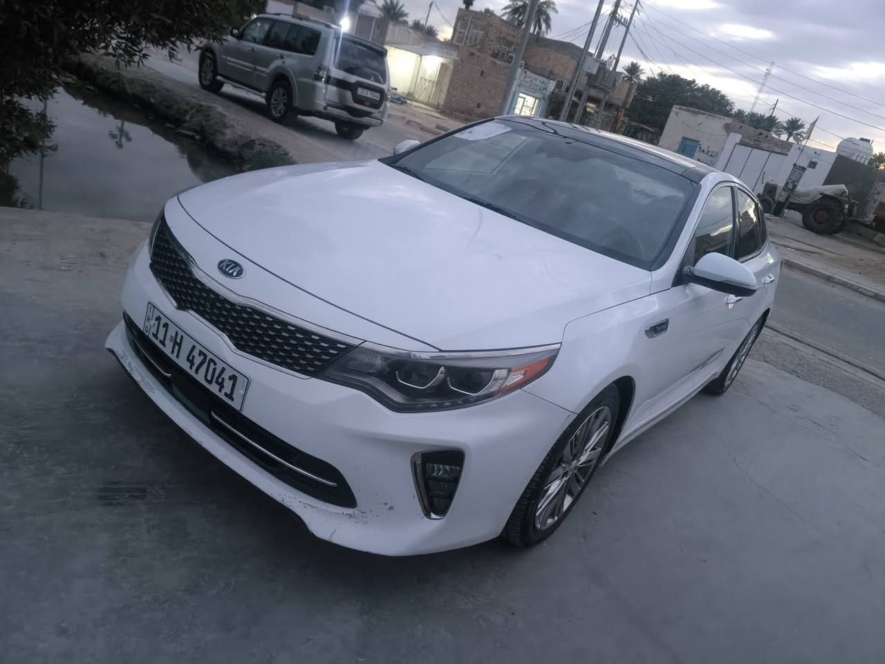 كيا اوبتما 2018 امريكي SXL فول الفول
ضررها دعاميه خلفيه مبدله فقط 
مكينه 2000 تيربو ماشيه 94 mil
رقم بغداد انكليزي بأسمنة 
السعر 165 وبيها مجال لشراي 
مكان السياره الحمزة الشرقي 
***********
