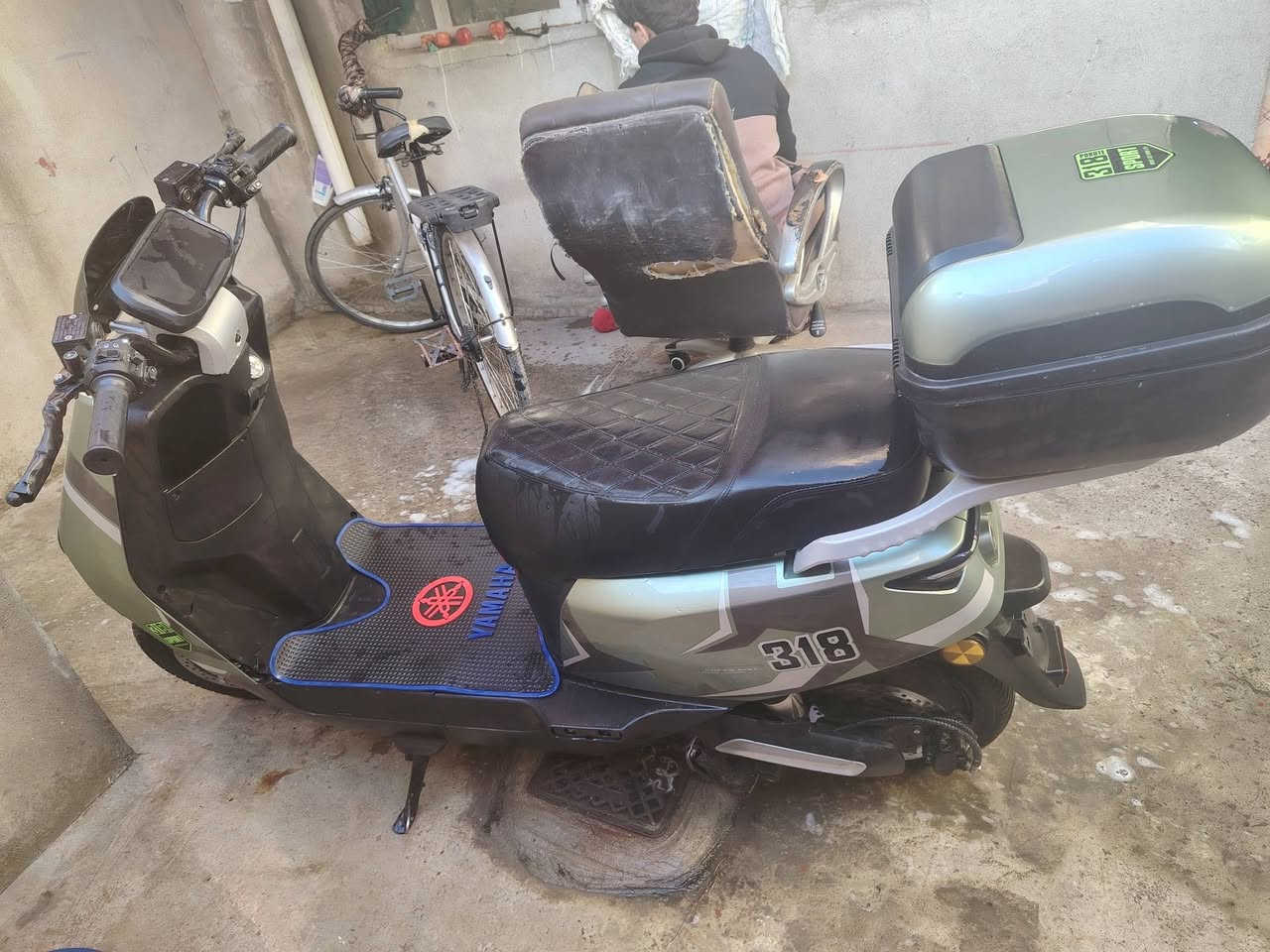 السلام عليكم للبيع درجة شحن نوع 318
لموديل 2025 حديث  نضافه فول بطاريات شرط 6 دبل ملف 2000 أشاير لايت هورن كلو شغال مابيه اي عطل بك رجوع R  مطور نضافه فول 4نمر سرعه 99 حقيقي 70الى 80  مكاني موصل جانب الايسر السعر 550 وبي مجال بي كسر صغير يم الدرع  ***********
