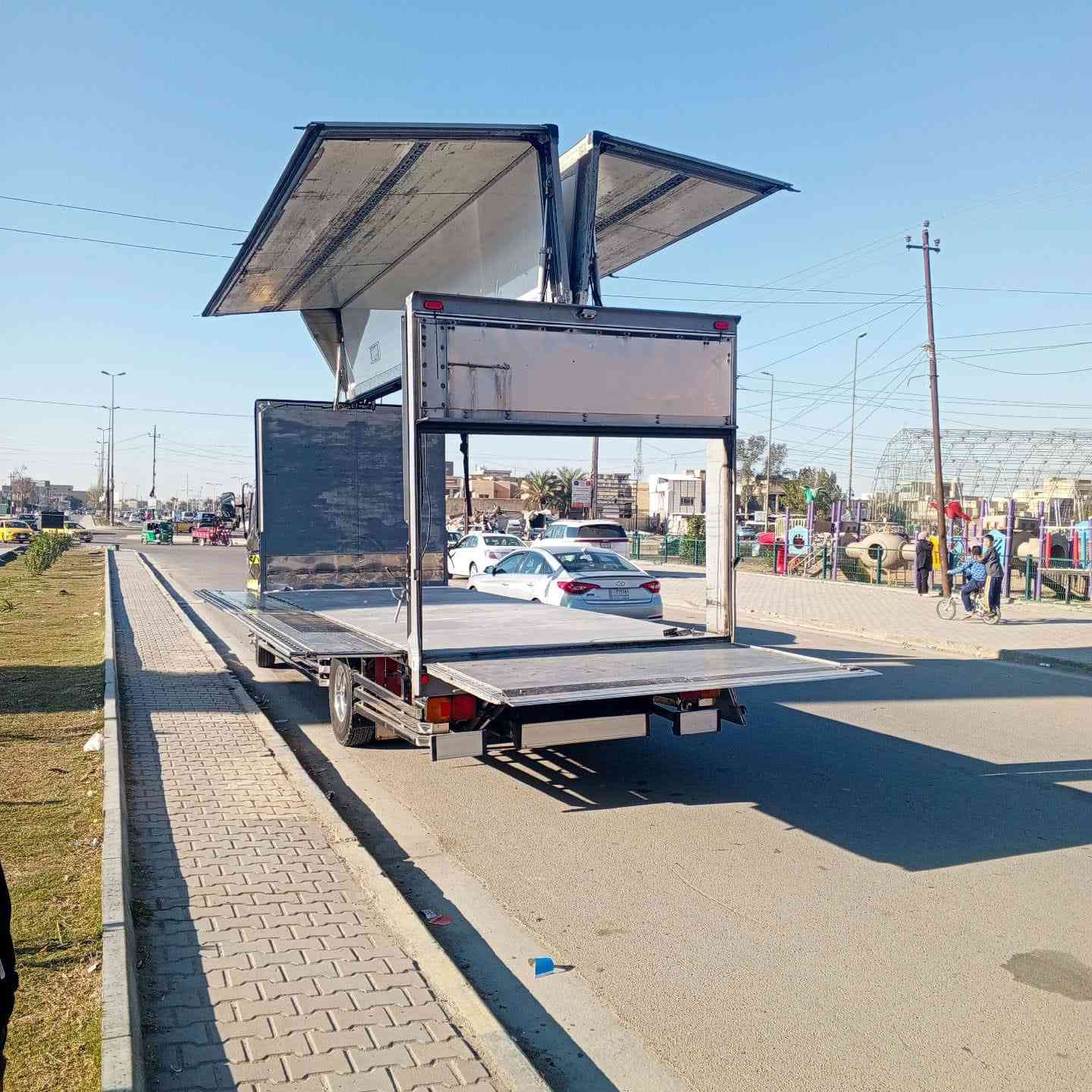 ‏‏سلام عليكم هينو شيطان للبيع موديل السيارة 21 كتاب تثبيت موديل تحويل ثاني يوم سيارة كم تاير تبريد رقم السيارة بصره الباب جي مكان السيارة بغداد رقم الهاتف ***********
