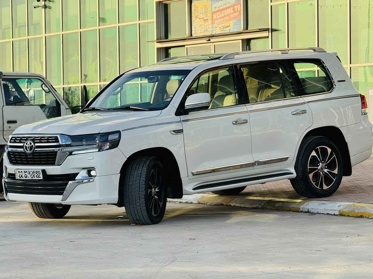 ‎السيارة أحلى من الصور بالحقيقة –
‏‎تويوتا لاند كروزر (2016) مواصفات (gxr)

‏‎♦️تويوتا لاند كروزر موديل (2016)
‏‎مواصفات (VXS) فول مواصفات 
‏‎محرك cc (4600) (V8) فول فول 
                 
‏‎♦️ سيارة قطع اسود صبغ حزام جمالي بدون صقف بدون جملغ خلفي  بدون دواخل فقط قطع اسود 

‏‎♦️سياره داخل بيجي _

‏‎♦️سياره ماشيه (127) الف كيلو حقيقي بشرت 
♦️
‏‎‏‎محرك كير بشرط مامفتوح ♦️
‏‎‏‎سيارة حيل نظيفة كلشي عل بلاد لوك
‏‎‏‎سنوية زنكة كلشي جديد مدفوع لـ2029
‏‎‏‎باسمي السنوية بشرط تحويل و خرامة 
‏‎‏‎سيارة مابيـها دينار مصرف كامل من كل نواحي

‏‎♦️فول فول المواصفات  
‏‎بصمه + الانزلاق +كشن جلد + كوشنات تدفيئه + شاشات ايباد بيلادي +٥ كاميران 
‏‎ثلاجه + زينون+ كوشنات تبريد +الخزينه 
‏‎+هواء مزدوج + نيظام ايكو سبورت +حساسيه الديك المؤخره مرايات 
‏‎+الفتحه + باب الخلفي جگ + وادار امامي
‏‎دبلات كهرباء _ سياره فول موصفات

‏‎♦️نظافه ١٠٠٪؜ كامل سيرڤس بدون نقص و مصرف 

‏‎♦️سياره مال بيت  أي نقص مابيها ٤ إيطارات جديده 

‏‎♦️نفسي يوم / تحويل مباشر حول
‏‎مكان /داخل سليمانيه 
‏‎سعر400 ورقه بي اشوية معاملة 
‏‎رقم/***********
