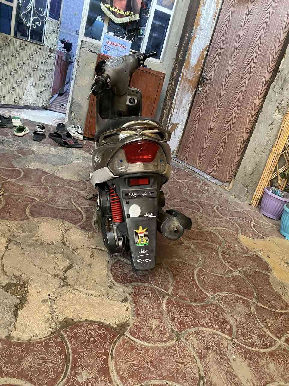 سلام عليكم دراجه ماكس منغولي دراجه خيرر من الله نضيفه سلف نكره مكينه ما مفتوحه وناعمه وكلشي شغال بيها سعر550 وبيها مجال حك جيه مكاني بلديات ضباط توصل ***********
