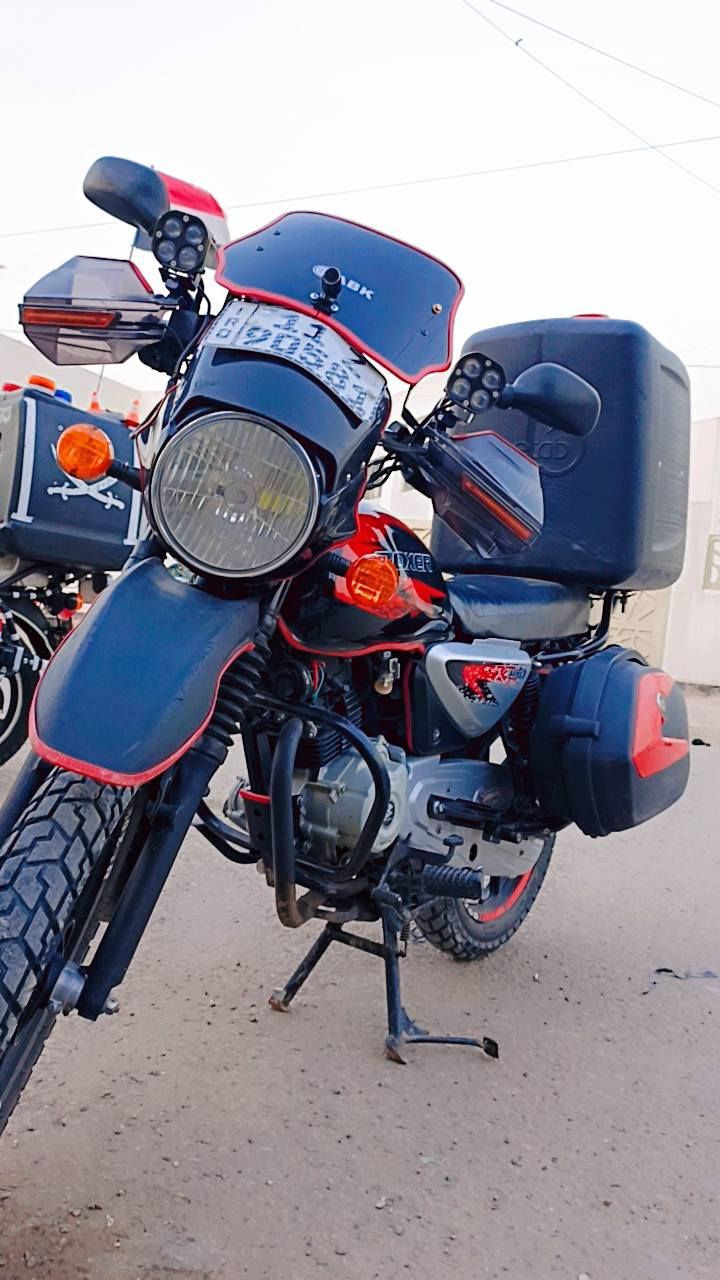 سلام و عليكم شباب من هسه الي ما عاجبه السعر او التفاصيل لا يعلق السعر بنهايه المنشور 
دراجه بوكسر موديل 23 مرقم بغداد باسمي 👑
الدراجه بيها غراض او الغراض كلهن اصليه او شركه ما اشد شي عادي مال جناي او توازيت هسه اريد ابيع 
1( شاشه كار بلي + كامرات عدد 2)
2( زوج تايرات جدد باكستاني عالي)
3( بوم عدد 2 الاصلي )
4( كشافات رابطهن على العالي بس عدد 2 شديتهن اليوم )
5( جنط صفح ام الد شغال الد مالتهن )
6( جامه اضافيه او الصندوق شاد عليه سهم ويه الاشاره )
7( واقيات مال يدات لد هم ويه الاشاره )
اهم فقره هيه هاي 👇
8( الدراجه مفوحه مره وحده او على ايدي كله اصلي اي حاجه تجاريه ما اشدها كله اصلي او كل اسبوع ابدل دهن )
الغراض الي اطيهن ويه الدراجه هديه 👇
( كامرات مغامرات عدد ٢ او اصليات 4k + خوذه من ماركه سيزر بس الخوذه سعرها 80 الف قبل سبوع اخذتها )
يعني تشتريها كبل تروح تشتغل ما ناقصك ايشي
السعر  2900💵 
ملونين او تسعميه  المكان بغداد شهداء السيديه 
الرقم (***********)
